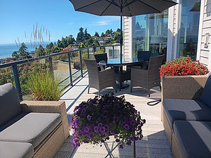 OCEAN VIEW PATIO SAND+SALT B&B