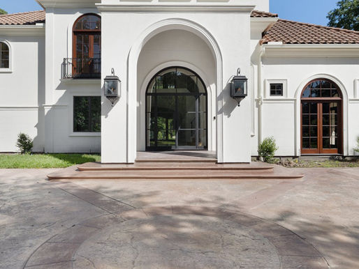 The Return of Curves: Softening the Lines of the Home