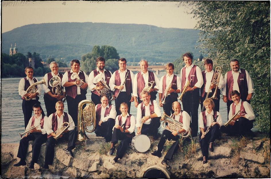 Rhybuebe Stein 1995.jpeg