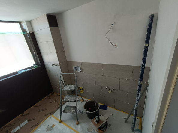 AGBAU, Umbau, Arbon, 
Wandplatten verlegen