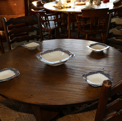 Round oak table