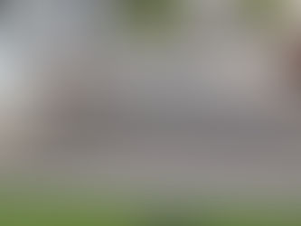 Dual coloured resin drive area