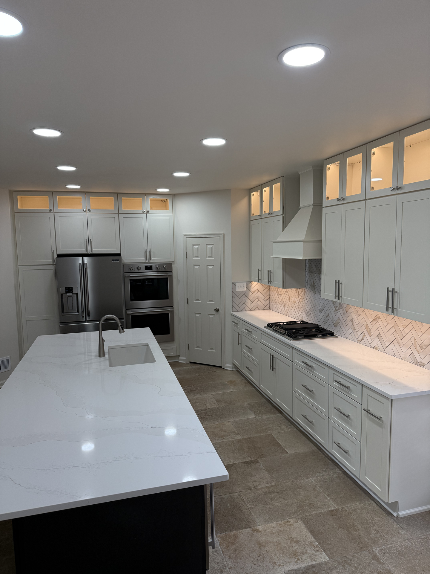 Contemporary Open Concept Kitchen Kitchen Remodel by Remodel Max, LLC project photo 3