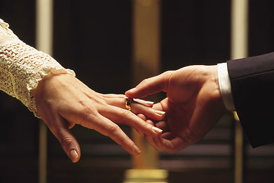 横浜ナザレン教会では、結婚礼拝式(結婚式)を挙げることができます。