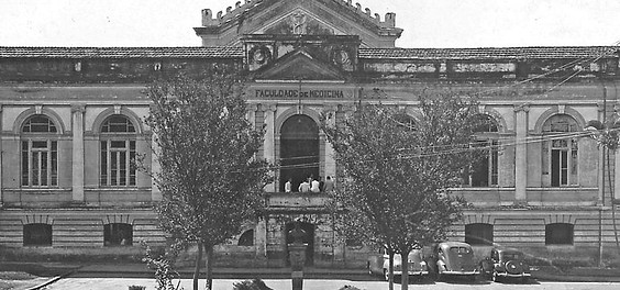 Faculdade de Medicina da UFMG em 1954, antes de sua demolição para ser construido o prédio atual. cortesia Neurocirurgiao BH