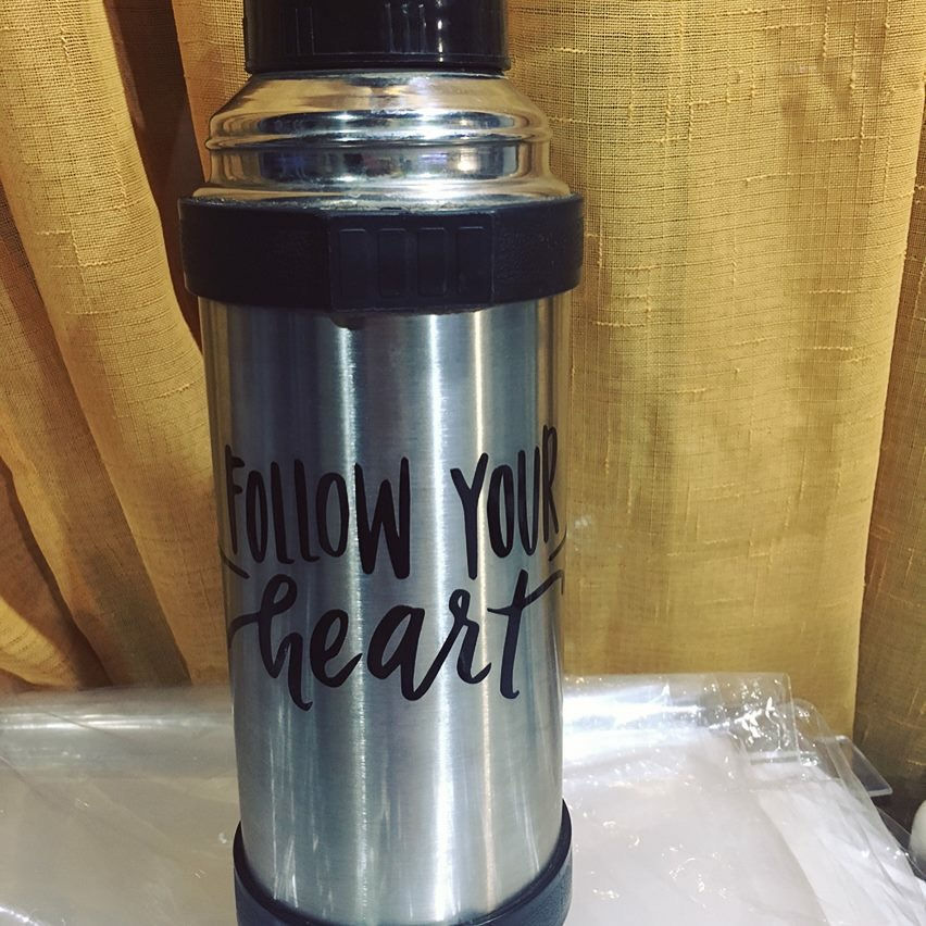 Adhesivo Follow your heart