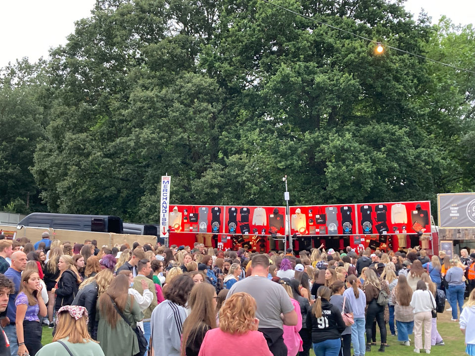 Louis Tomlinson Merchandise Stall Crystal Palace 2021
