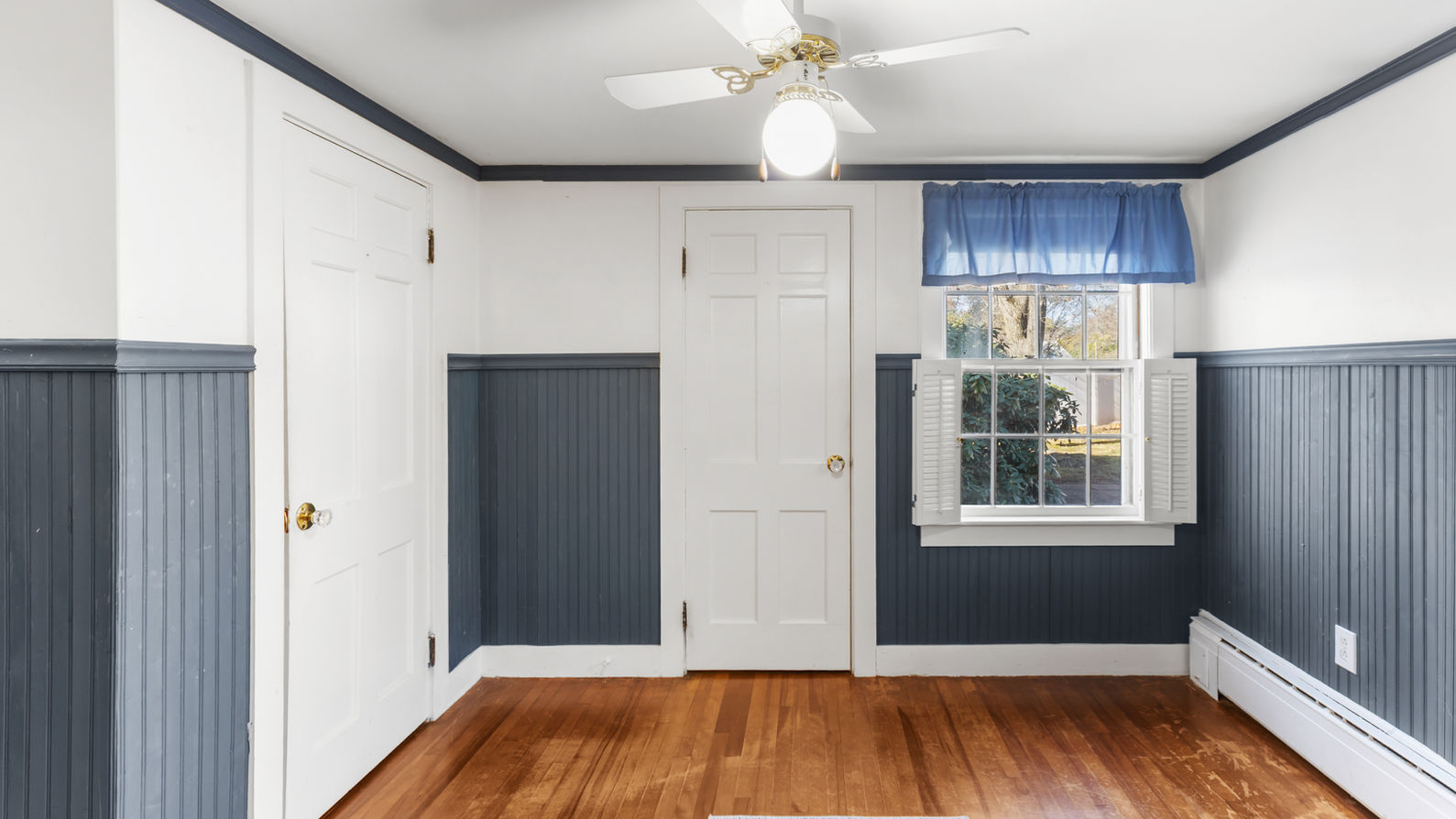 Interior Professional MLS HDR Photography of Home for Sale - Old Home Bedroom