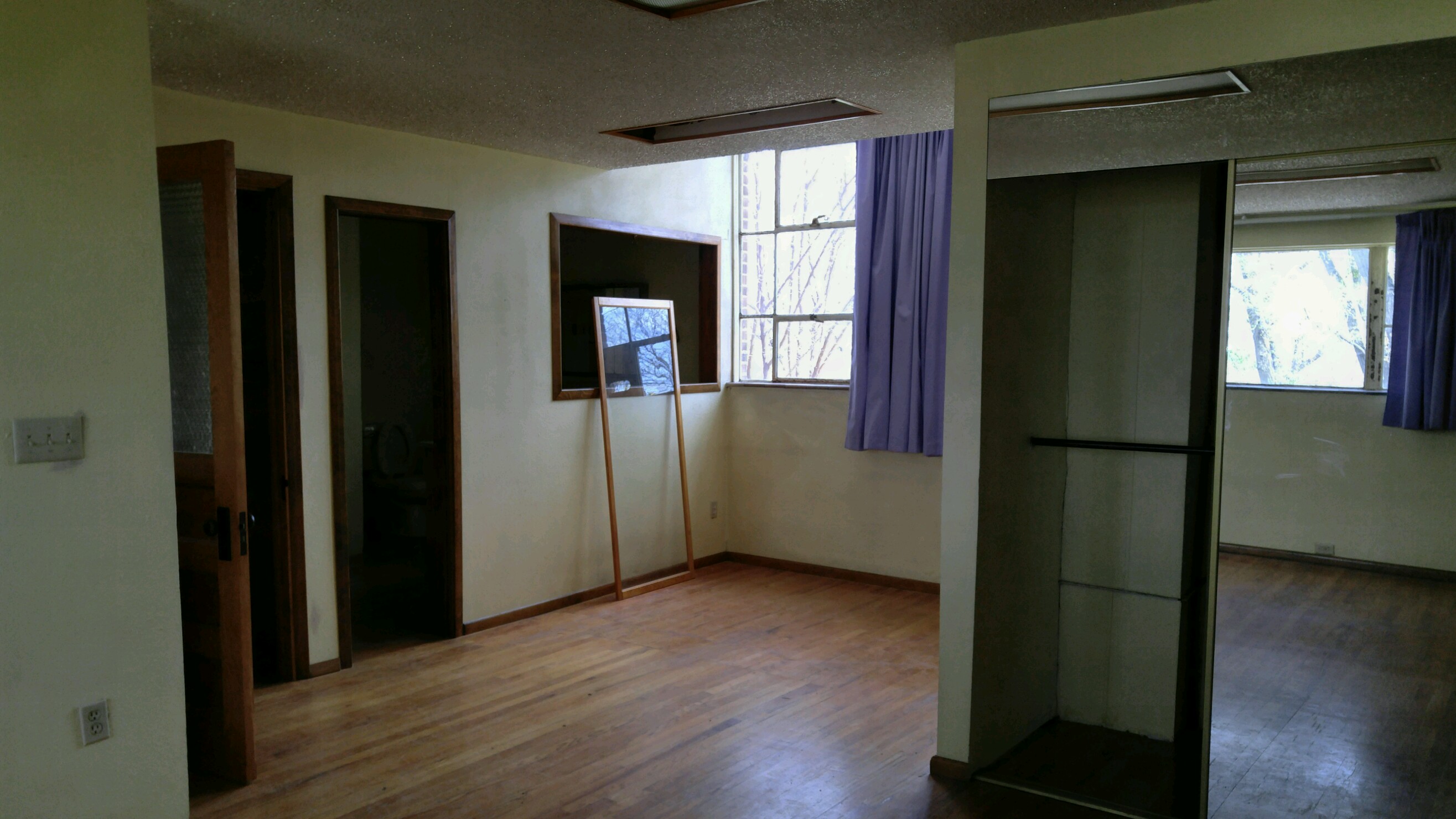 Schoolhouse Master Bath Before