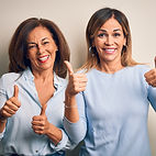 2 femmes de la cinquantaine qui valident