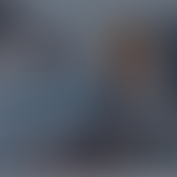 Collègues de bureau en discussion tendue, illustrant les conflits relationnels et le manque de communication en entreprise.