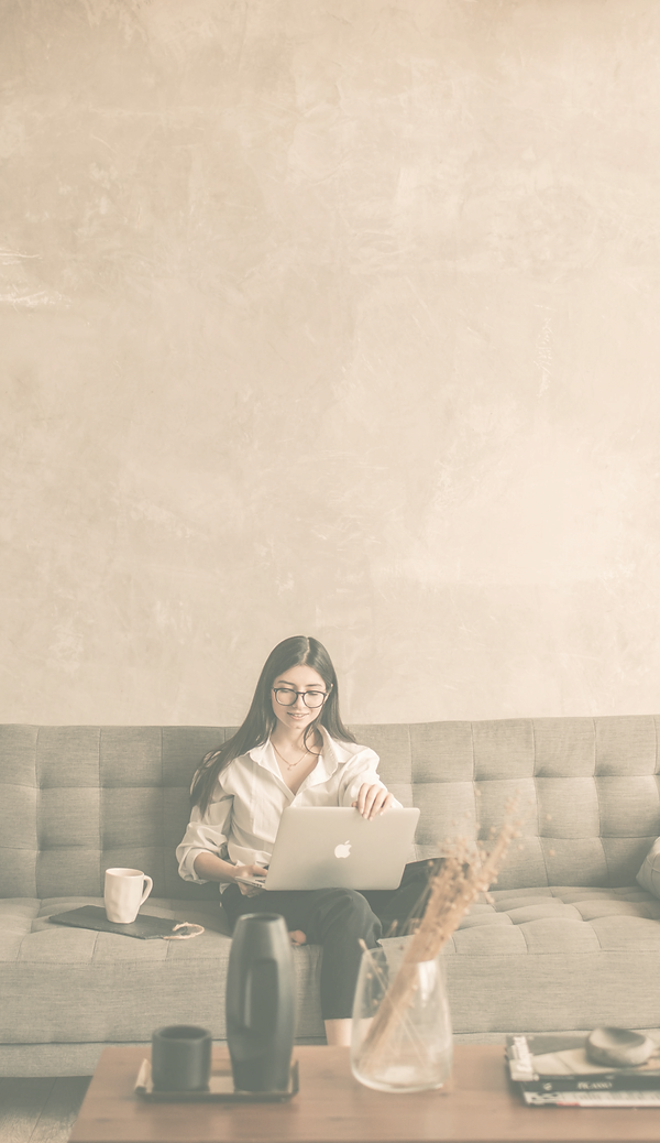 Femme en téléconsultation