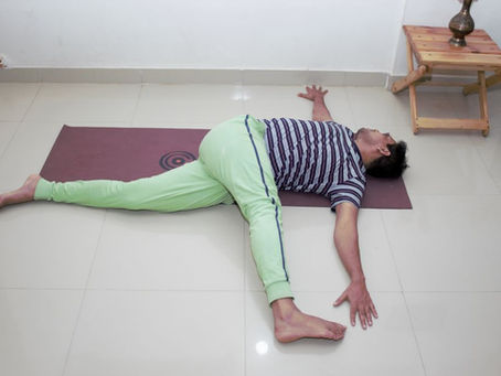jathara parivartanasana -Benefits of spinal twist yoga pose