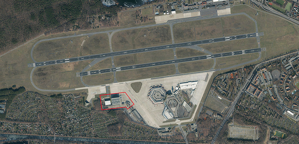 Luftbild Flughafen TXL mit Standortmarkierung