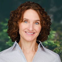 Lynn-headshot-physiotherapy-calgary