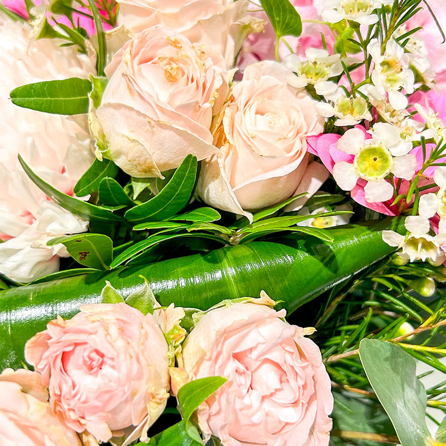 Bouquet Lily Rose, rond rose poudré et crème, ambiance douce et romantique