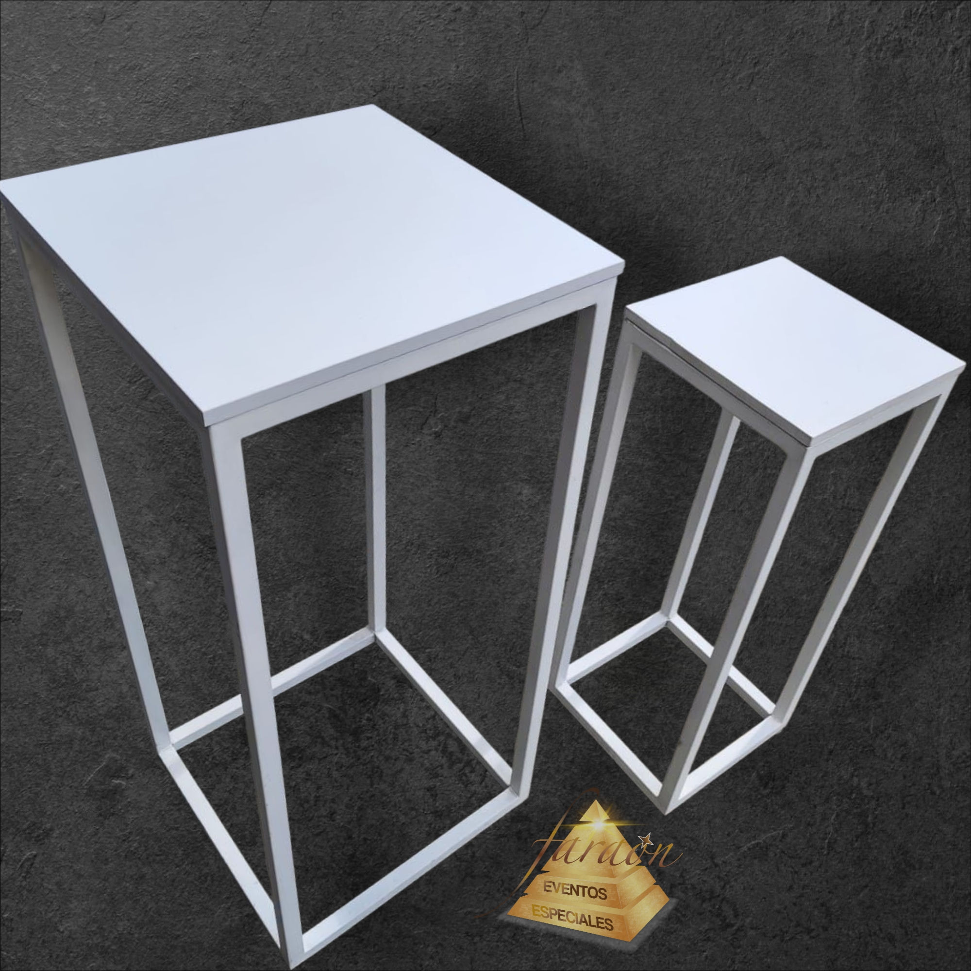 MESA METALICA  CUADRADA BLANCA  MEDIANA