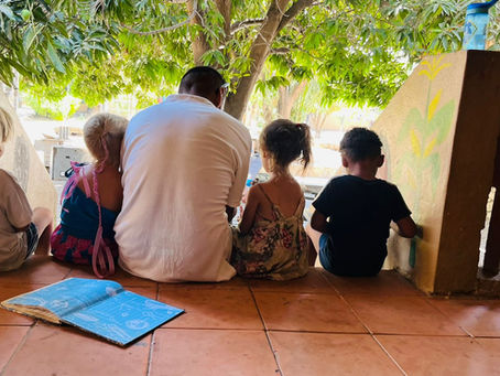 Et s’ils n’étaient pas « en retard », mais en train d’apprendre autre chose?