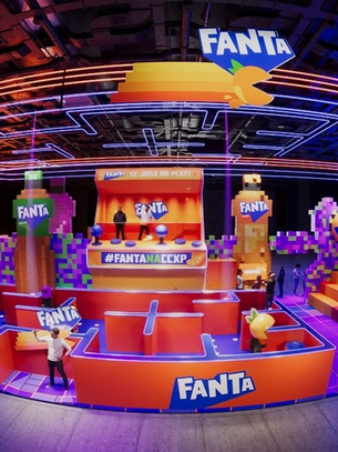 Fanta leva a diversão dos arcades à CCXP23 com experiências imersivas inspiradas em Pac-Man