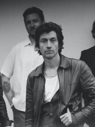 Arctic Monkeys lança clipe da nova música "Body Paint"