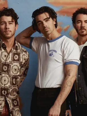 Jonas Brothers divulgam seu novo single "Wings"