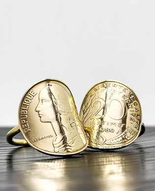 Bague en pièce de monnaie en l, création artisanale française laiton