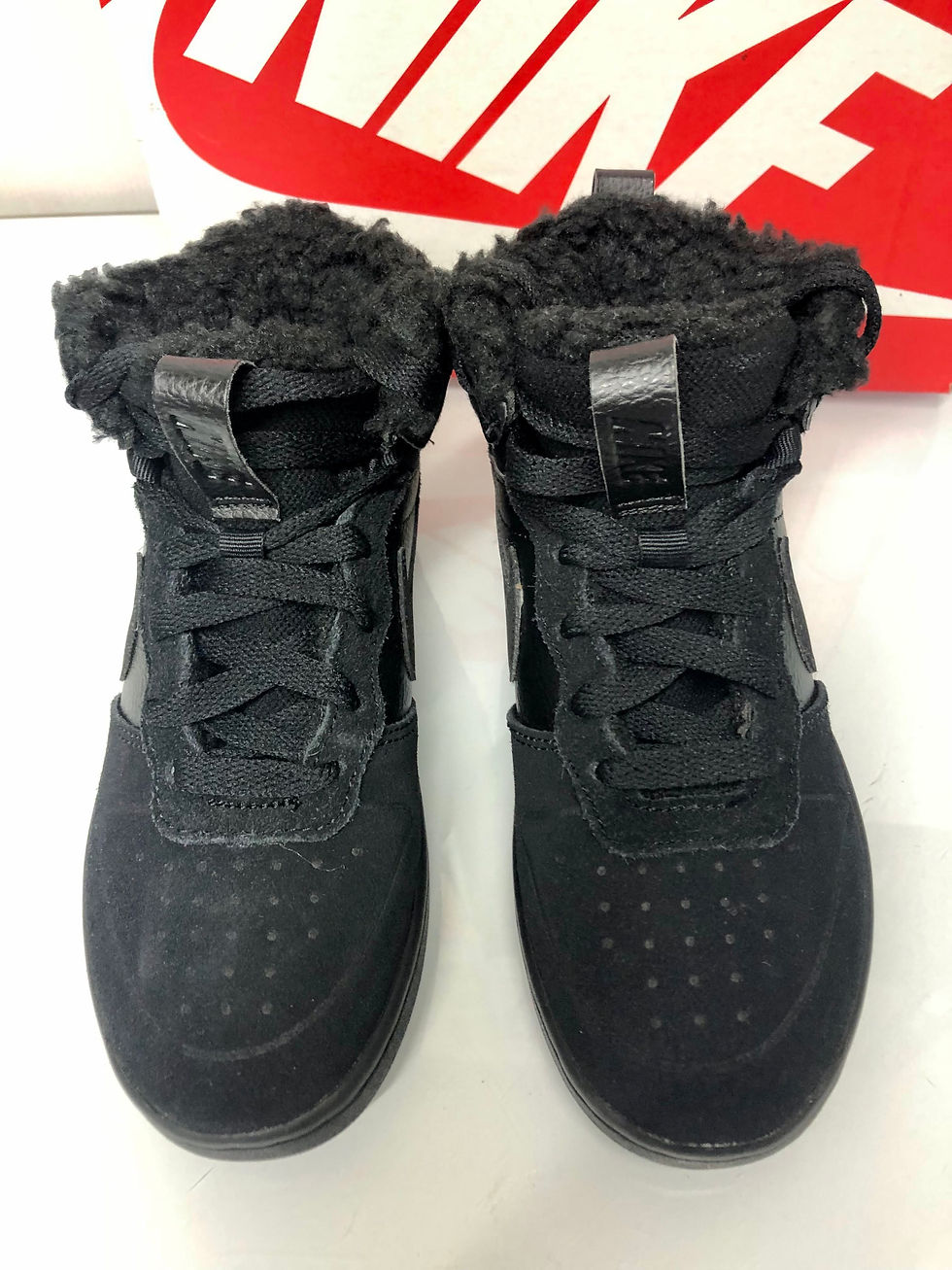 Miniature : BASKET MONTANTE FOUREE T30 NOIRE NIKE