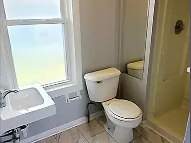 850 Fulton bath
