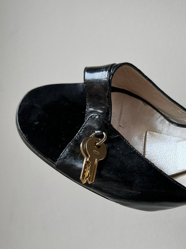 靴 Vintage Dior camouflage lock key heels Vintage Dior Lock And Key Camo Heels 🔐👡 #vintagedior