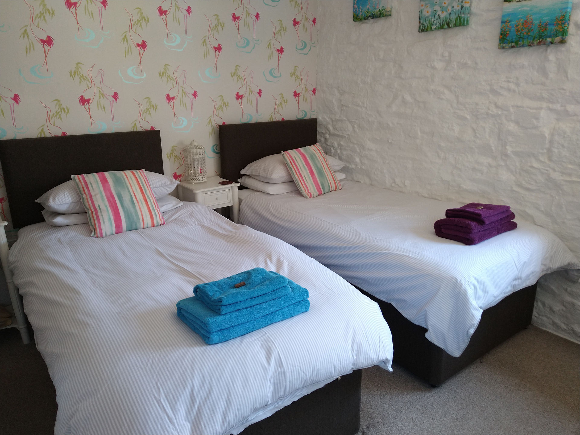 Twin beds or Empire in the Byre