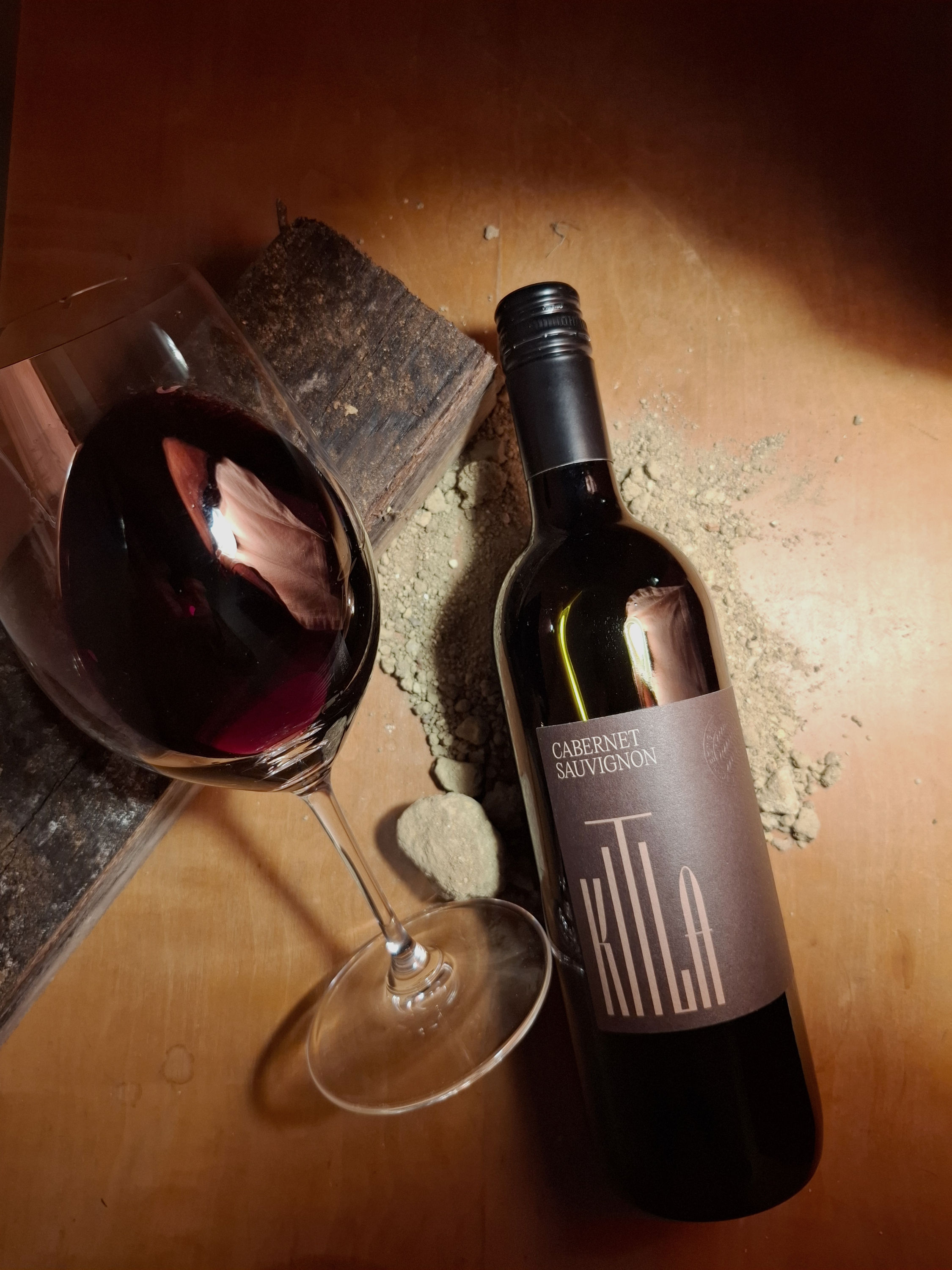 Cabernet Sauvignon mit Rotweinglas vom Weingut Kitla
