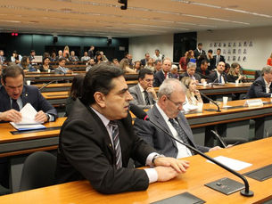 Domingos Sávio cobra credenciamento do SAMU-Oeste