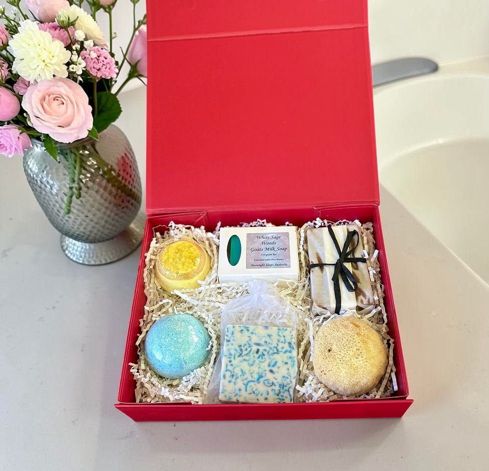 Thumbnail: Sunshine bath gift set with sea sponge and bath bombs