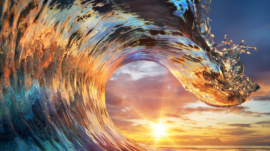 Colorful Ocean Wave. Sea water in crest shape_edited.jpg