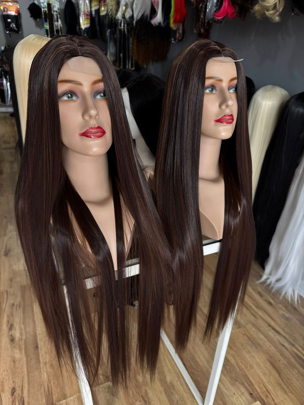 Miniatura: LACEWIGS COM 1 METRO LISA PREMIUM PARA USO DIARIO LOIRA CASTANHO MORENA ILUMINAD