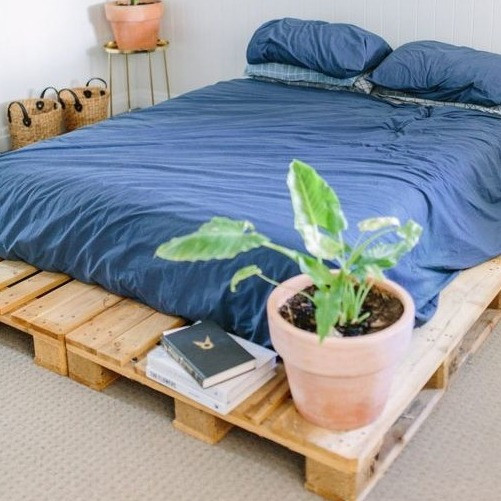 Thumbnail: Pallet Bed
