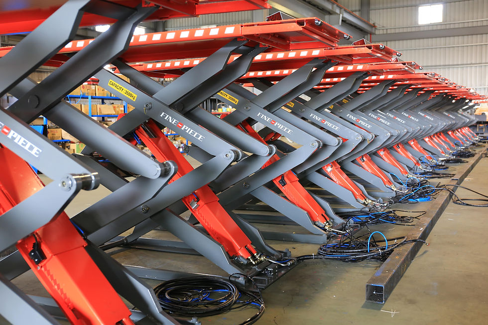 サムネイル： ファインピース(FINE PIECE) 自動車整備用リフト 120mm薄型シザースリフト [3.5tパワフルモデル] PL-S351R（レッド）リモコンセット