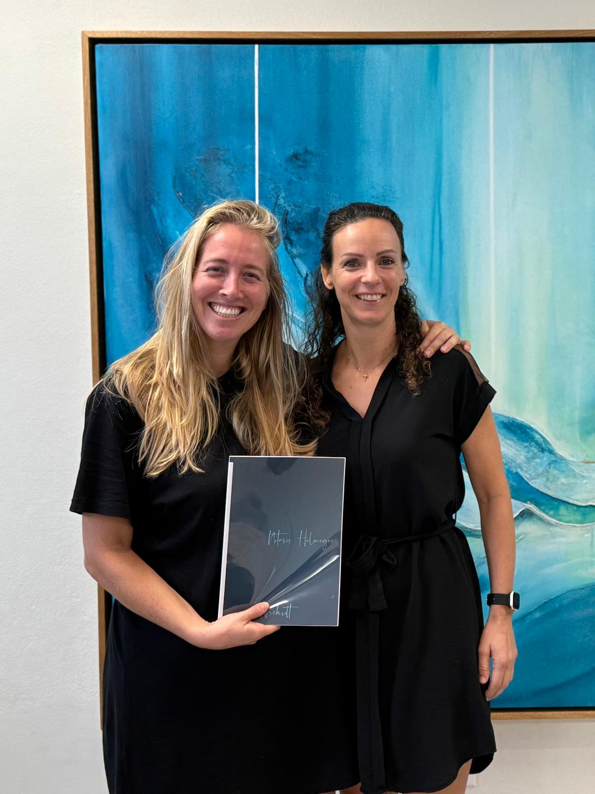 Miriam en Kristel - foto notaris.jpg