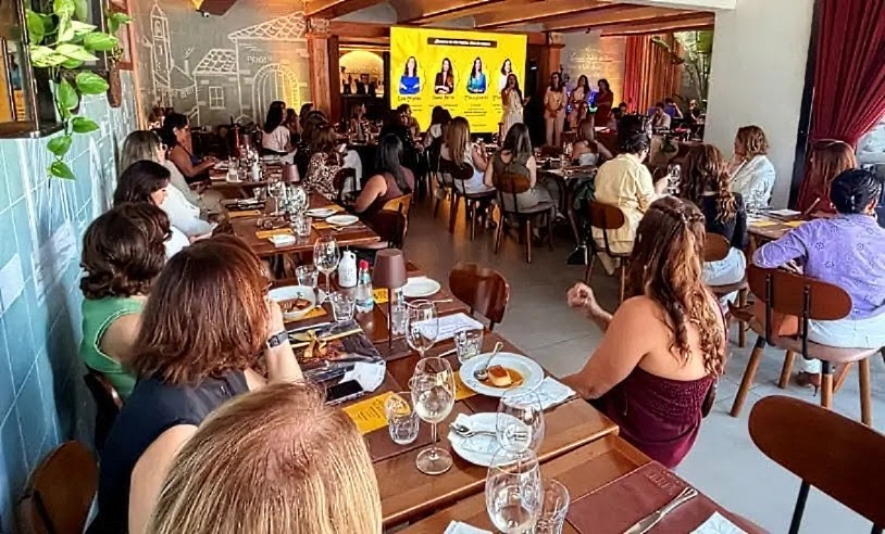 LIDERANÇA FEMININA NO CENTRO DA 4ª EDIÇÃO DO FÓRUM DA REDE MULHER DE VALOR