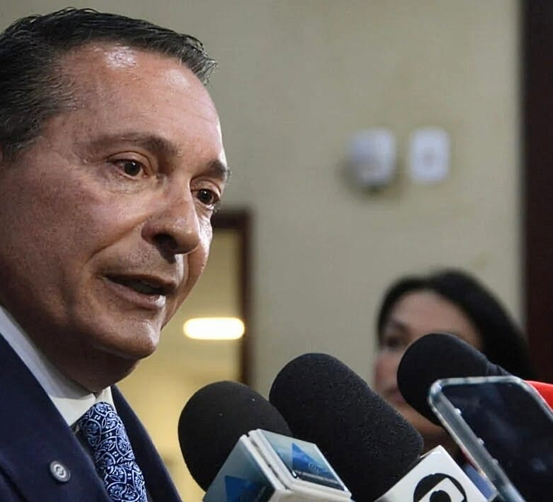 EZEQUIEL DIZ QUE ELEIÇÃO INDIRETA NO RN SERIA COM VOTOS ABERTO DOS DEPUTADOS