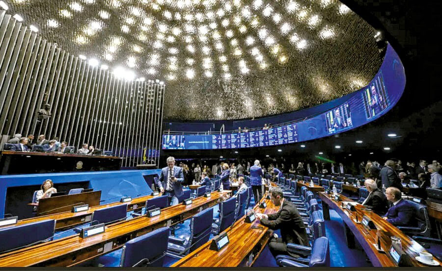 A 11 DIAS DA ELEIÇÃO, SENADO APROVA PEC QUE ACABA COM A ESCALA 6x1