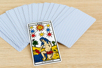 L'étoile XVII arcane majeur du tarot de Marseille