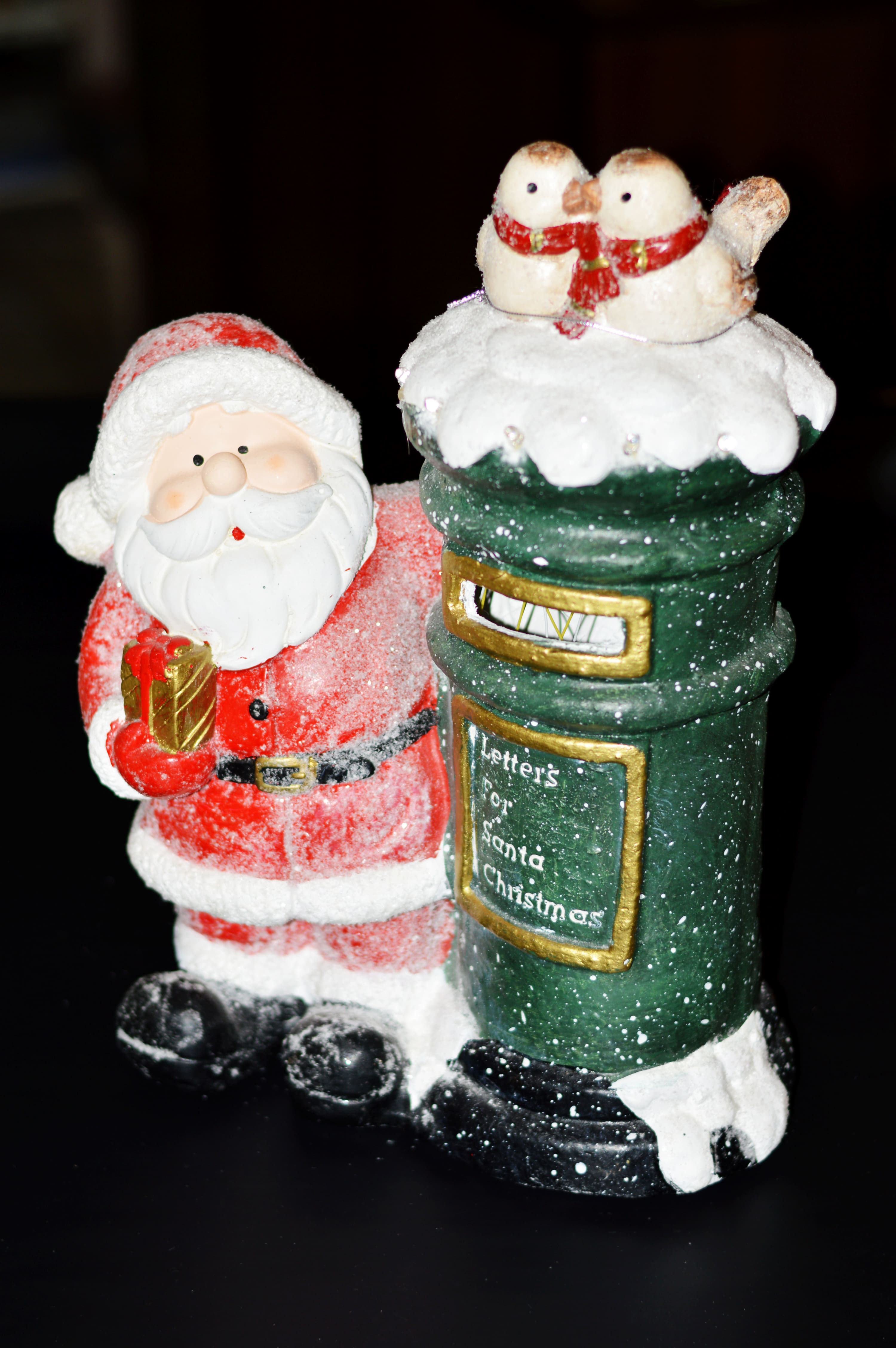 Новорічна статуетка