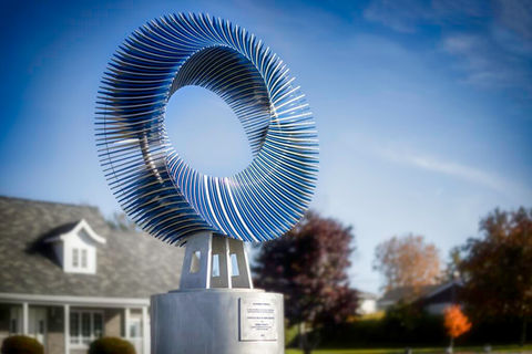 Möbius Strip Monument in front of the Mgr-Martin primary school - Saint-Quentin (NB)