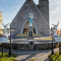 Fountain in front of the Church of the Most Holy Sacrament of Saint-Quentin (NB)