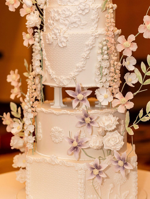 Luxury Wedding Cakes for Arabic, Gulf & International Weddings