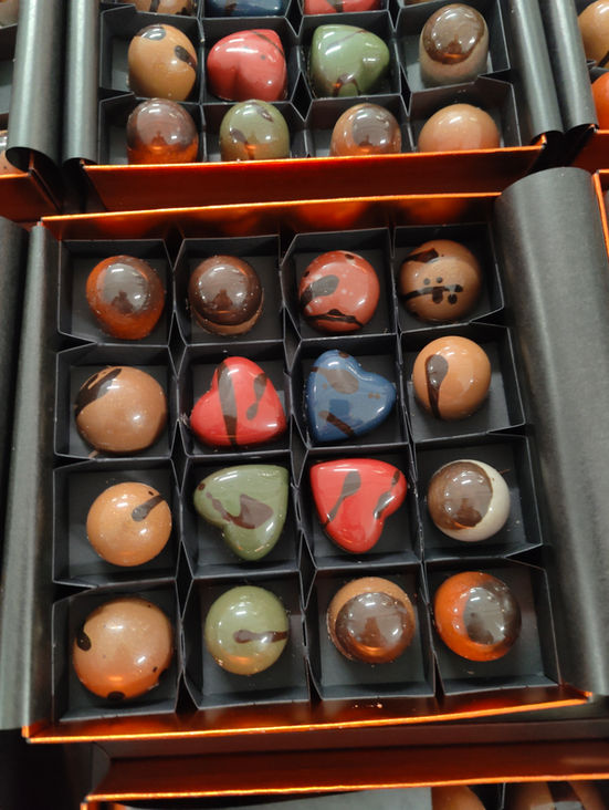 Unsere Pralinen in 16er Schachtel