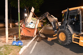 Prefeitura de Alagoinhas inicia trabalho de remoção de barracas abandonadas em espaços públicos