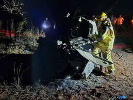 Acidente entre carro e carreta deixa cinco mortos em rodovia de MG