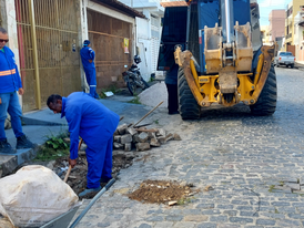 Prefeitura realiza drenagem nos bairros Silva Jardim, Petrolar e Centro